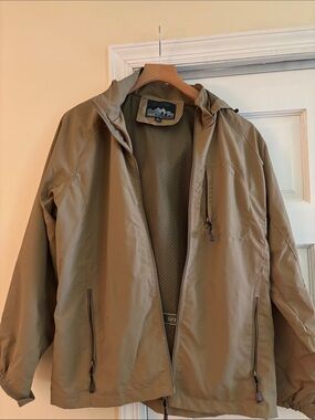 Lightweight Men's Hooded Shirt-Jacket in Khaki